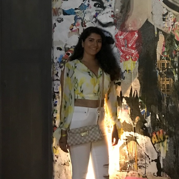 White Closet Crop Top - Picture 4 of 4